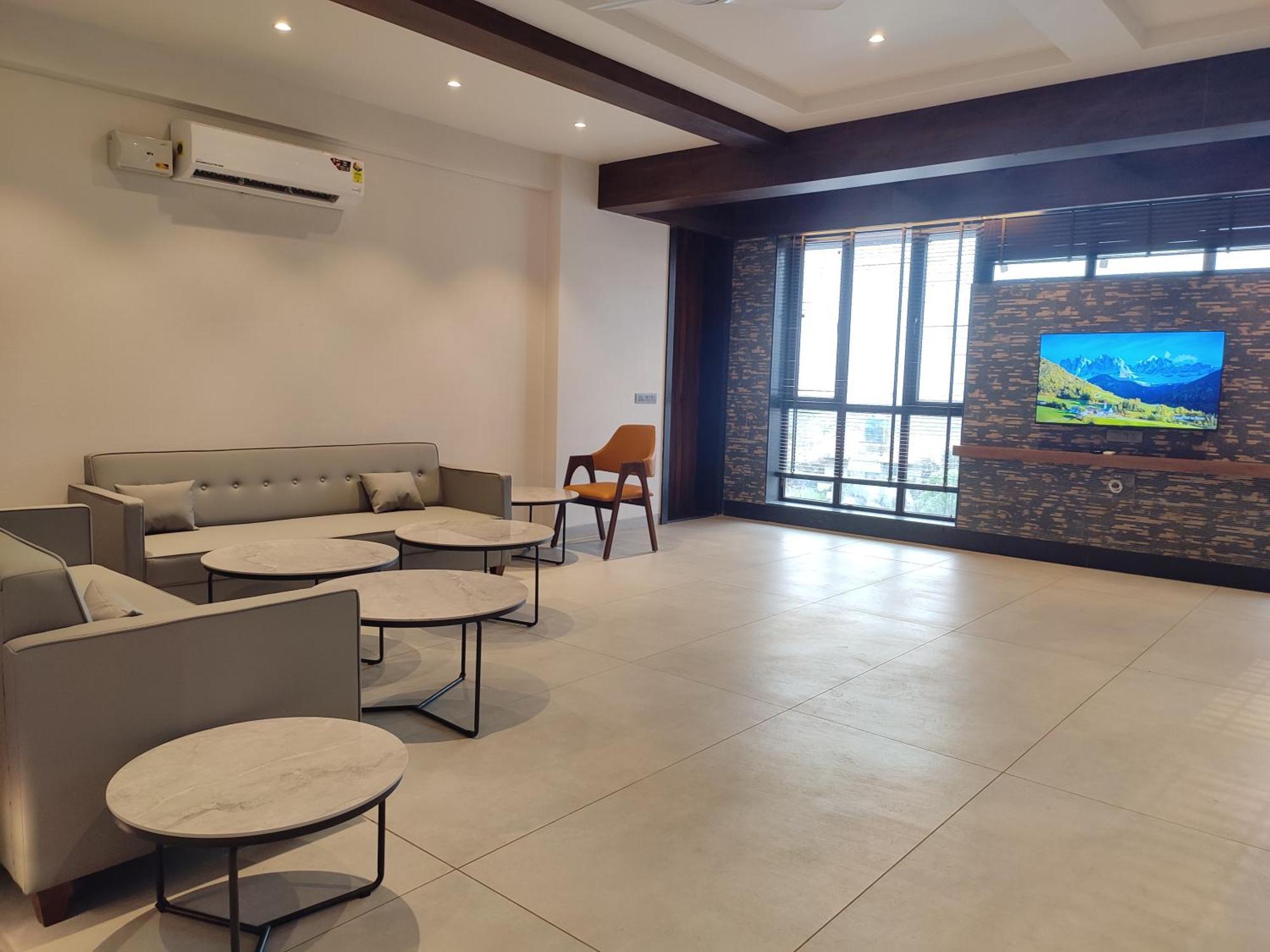 Manas Lifestyle Villas, イガットプリ 部屋 写真